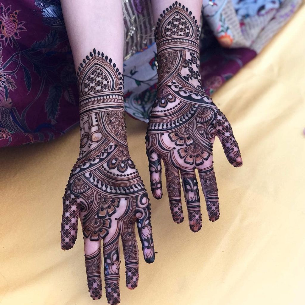 Pin by ♥️ SyEdA AyAl ZaHrA ♥️ on MeHaNdI_______ | Wedding mehndi designs,  Bridal henna designs, Bridal mehendi designs hands