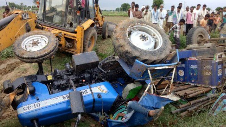 kisan Andolan Tractor Rally Update: ट्रैक्टर पलटने से एक किसान की मौत, डीडीयू मार्ग पर हुआ हादसा