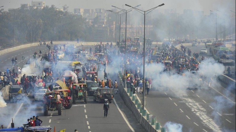 Kisan Andolan Tractor Rally : ट्रैक्टर रैली में हुई हिंसा ने बिगाड़ी किसान आंदोलन की छवि, बजट के दिन किसान संगठनों का ‘संसद मार्च’ हो सकता है रद्द