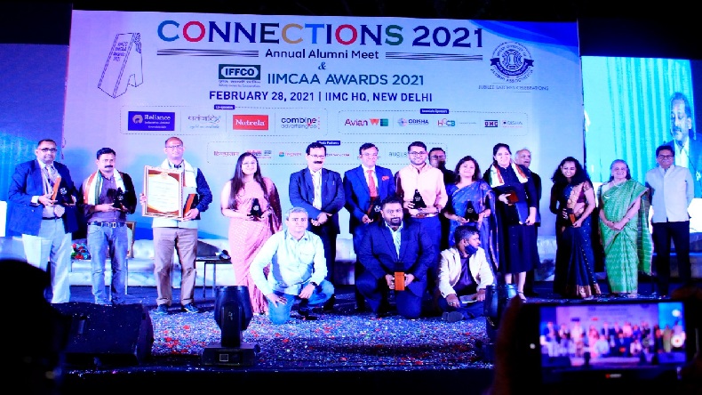 IIMCAA Connections Meet 2021: दिल्ली में IIMC एलुम्नाई मीट का आयोजन, कोरोना प्रोटोकॉल के बीच बांटे गए इफको-इमका अवार्ड