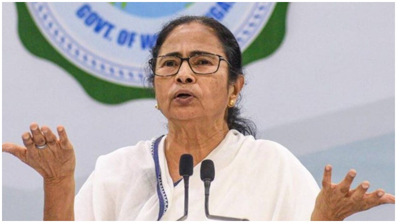 TMC Manifesto for Bengal Election 2021: ममता बनर्जी ने की युवाओं को लुभाने की कोशिश, कहा- सरकार में आए तो पांच लाख नौकरी देंगे