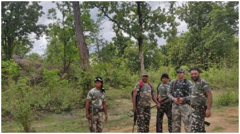 Chhattisgarh Maoist Attack: छत्तीसगढ़ में हुई नक्सली मुठभेड़ में अबतक 21 जवान शहीद, देश की आंखें नम