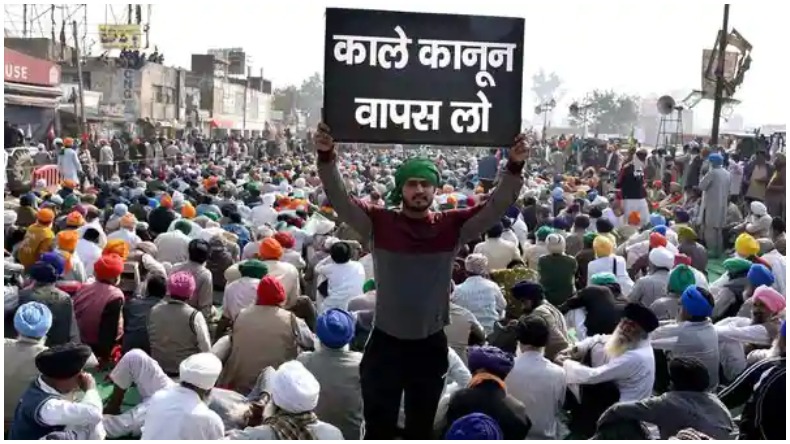 Farmer Protest : किसान आज मना रहे हैं ‘विरोध दिवस’, पुतले फूंके, काले झंडे लगाए, टिकैत बोले- लड़ाई लंबी चलेगी