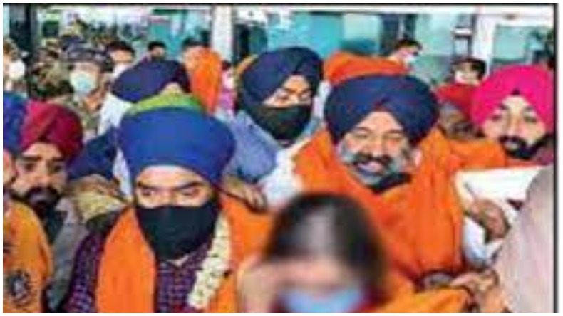 Sikh Call for Love Jihad law: कथित जबरन धर्मपरिवर्तन मामले में 2 में से 1 लड़की वापस लौटी, सिख समुदाय ने की “लव जिहाद” कानून बनाने की मांग