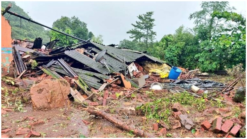 Maharashtra Landslides: महाराष्ट्र के रायगढ़ में मूसलाधार बारिश के बाद भूस्खलन बनी आफत, 100 लोगों की मौत, 50 घायल