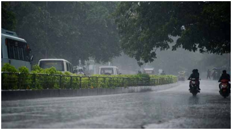 Weather Updates : अगले 5 दिनों तक भारी बारिश का अलर्ट, जानिए अपने राज्य का ताज़ा हाल