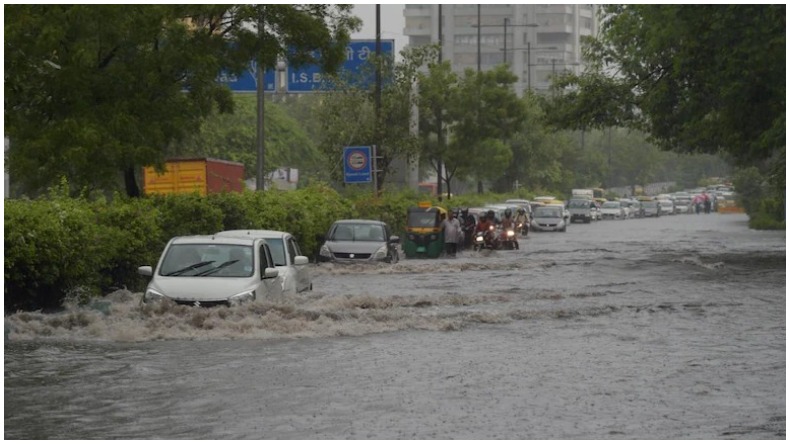 Flood Updates : देशभर में बाढ़ ने मचाई तबाही, यूपी-हरियाणा में नदियों का बढ़ा जलस्तर