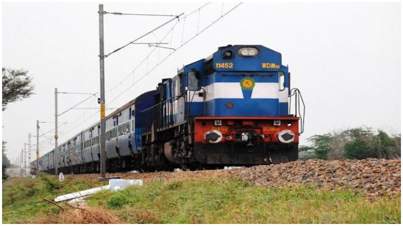 Indian Railways Special trains : दिवाली से पहले रेलवे की स्पेशल तैयारी, चला रहा स्पेशल ट्रेन्स