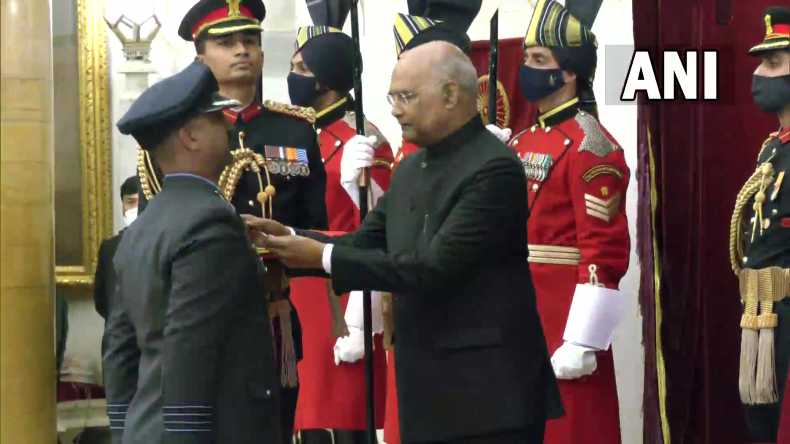 Abhinandan Varthaman awarded Vir Chakra : पाक के F16 मार गिराने वाले जाबांज ग्रुप कैप्टन अभिनंदन वर्धमान वीर चक्र से सम्मानित