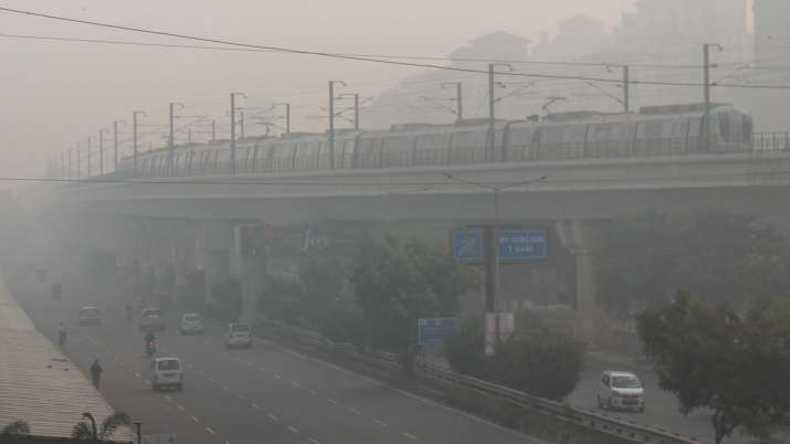 Supreme court on Delhi Pollution : प्रदूषण पर सुप्रीम कोर्ट के कड़े रुख के बाद दिल्ली में वर्क फॉम होम, स्कूल कॉलेज बंद और फैक्ट्रियों में ताला