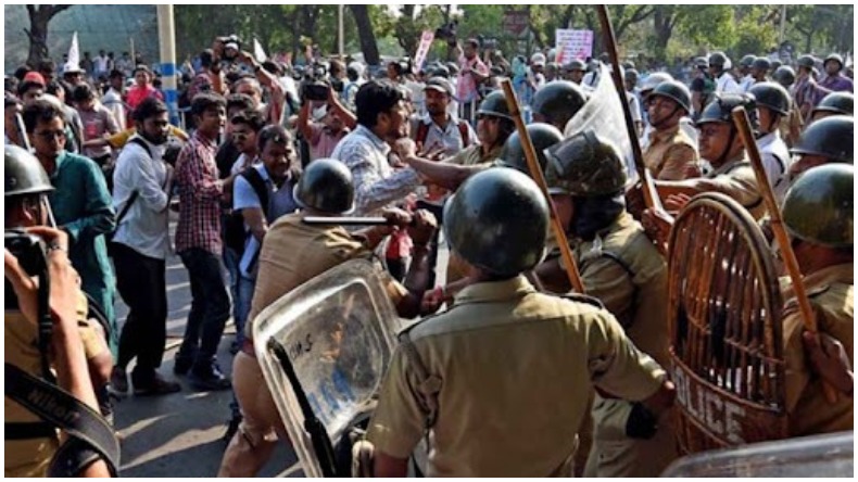 Bhopal: भोपाल में NSUI कार्यकर्ताओं का प्रदर्शन, पुलिस ने बरसाये डंडे