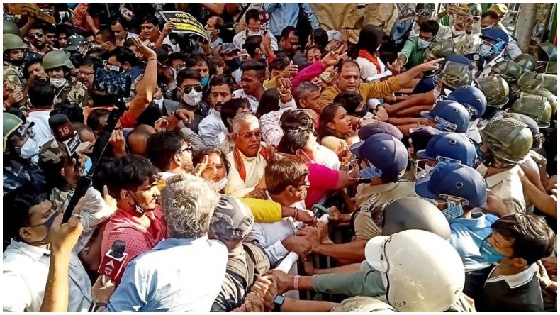 BJP Protest in West Bengal over Price hike: पेट्रोल डीज़ल के दामों में कटौती को लेकर बीजेपी का बंगाल में प्रदर्शन