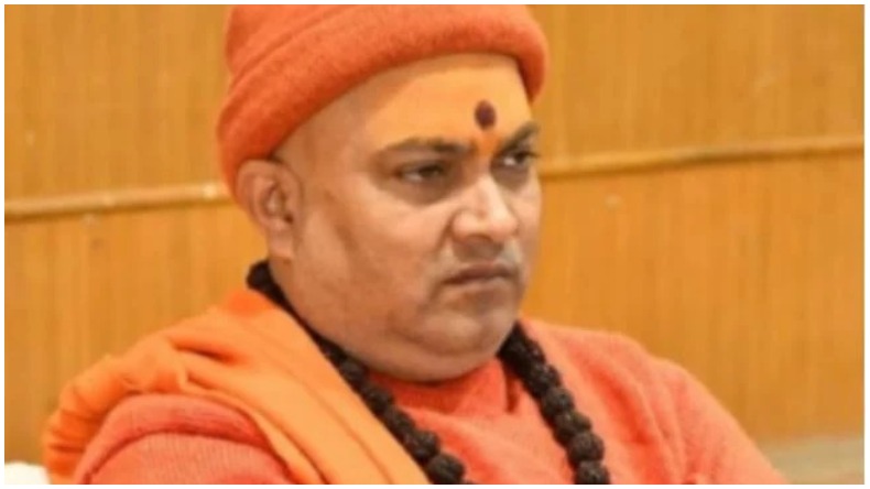 Swami Jitendranand attacks Akhilesh yadav: उत्तर प्रदेश में चुनाव से पहले चिलम पर चर्चा, स्वामी जितेंद्रानंद का अखिलेश पर वार, कहा-महंगा पड़ेगा चिलमजीवी कहना