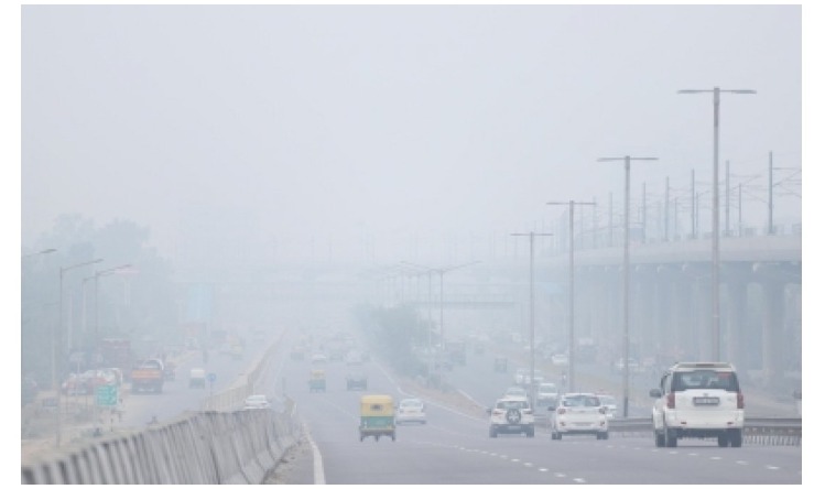 Air Pollution in Delhi: दिल्ली की हवा बिगड़कर गंभीर श्रेणी में पहुंची, AQI 425