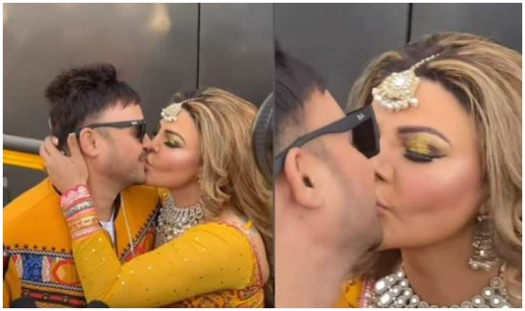 Rakhi Sawant Liplock Video : राखी सावंत ने रितेश संग किया लिपलॉक मीडिया के सामने, फैंस के उड़े होश !