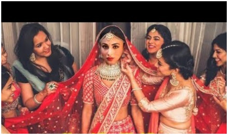 Mouni Roy Grand Wedding : मौनी रॉय की डेस्टिनेशन शादी में शामिल होंगे ये बड़े फ़िल्मी सितारें, शादी के फंक्शन हुए शुरू !