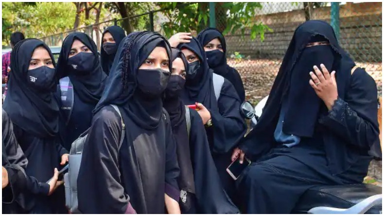 Hijab Ban in Delhi: दिल्ली पहुंचा हिजाब विवाद, साउथ दिल्ली के स्कूलों में धार्मिक पहनावे पर रोक