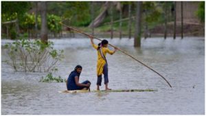 असम में बाढ़ से त्राहिमाम, 2 लाख लोग प्रभावित; मौसम विभाग ने जारी किया रेड अलर्ट