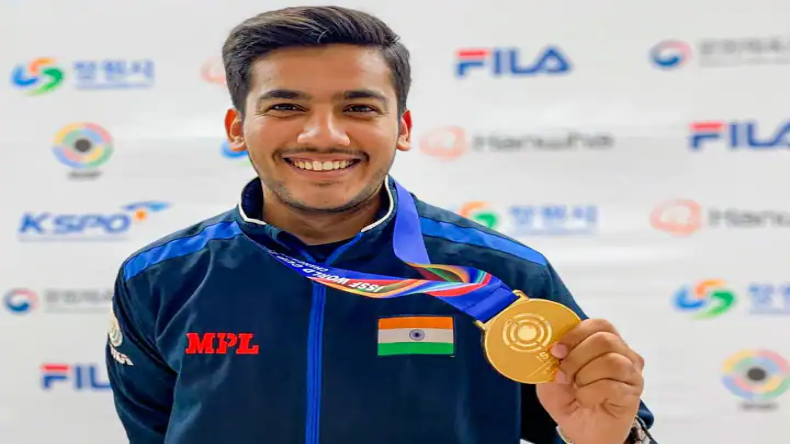 ISSF World Cup: पुरूषों की 50 मीटर राइफल थ्री पोजिशन में ऐश्वर्य प्रताप सिंह ने जीता गोल्ड मेडल, हंगरी के खिलाड़ी को दी मात