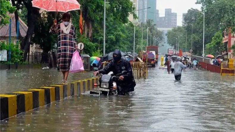 Heavy Rainfall: महाराष्ट्र, गुजरात और मध्य प्रदेश में बाढ़-बारिश से तबाही, छत्तीसगढ़ में भी रेड अलर्ट, अब तक 218 लोगों की मौत