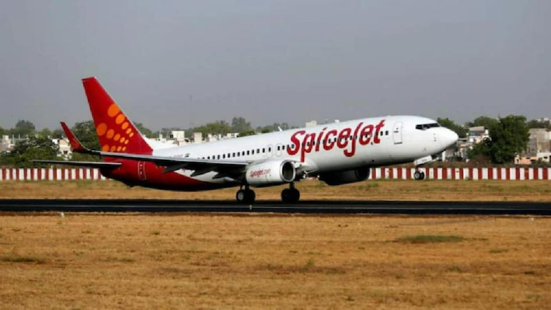 लगातार तकनीकी खराबी के चलते spicejet के खिलाफ दिल्ली HC में याचिका दायर, फ्लाइट ऑपरेशन रोकने की मांग