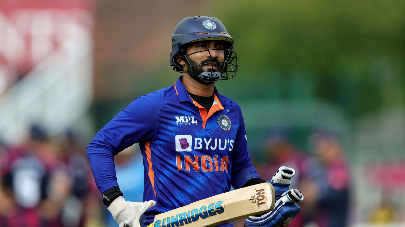 Dinesh Karthik: कार्तिक के कारण इन 2 खिलाड़ियों को टीम में नहीं मिल रही जगह, बर्बाद हो रहा करियर