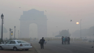 Delhi Weather Update: राजधानी में प्रदूषण का कहर, एक्यूआई 460 के पार, जानें कैसा रहेगा मौसम?