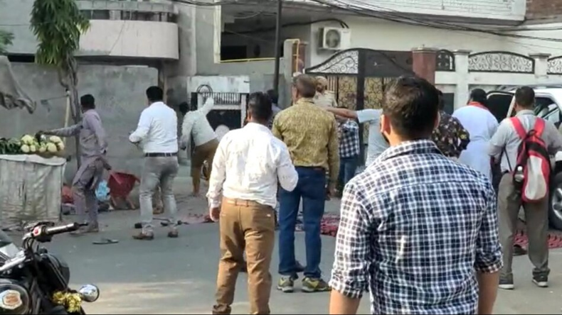 पुलिस के सामने ही कर दी शिवसेना नेता की हत्या, हमलावर की गाड़ी पर लगा था खालिस्तानी स्टिकर