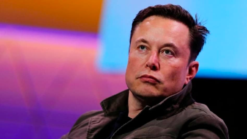 Elon Musk ने फोटो ट्वीट कर क्यों दिखाई पिस्टल ? लोगों ने किए ये सवाल