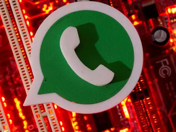 क्या WhatsApp चुराता है आपका Data? जानिए हकीकत