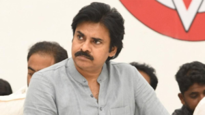 Pawan Kalyan: पवन कल्याण पर दर्ज हुई FIR, तेज रफ्तार कार की छत पर किया था स्टंट