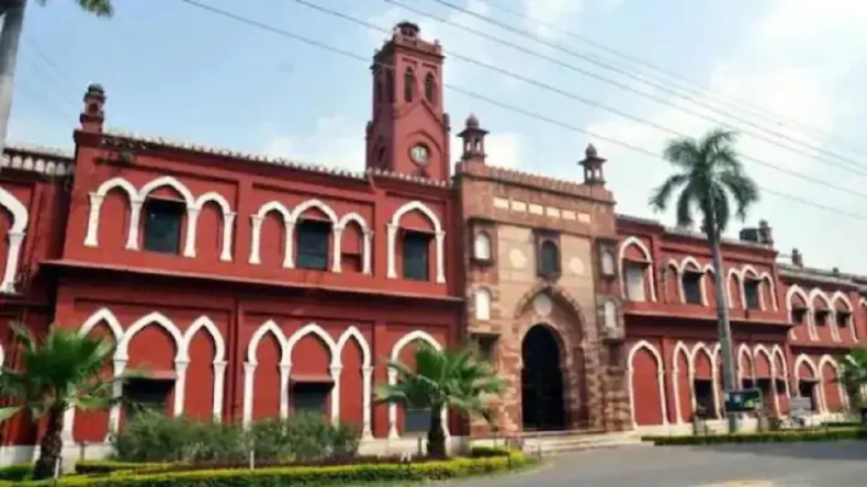 AMU ने वापस लिया कश्मीरी छात्रों से जुड़ा अपना आदेश, ये है पूरा मामला