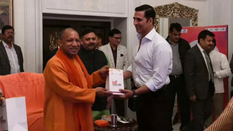 अक्षय कुमार से मिले CM Yogi, इस फिल्म को देखने पर हुई बात