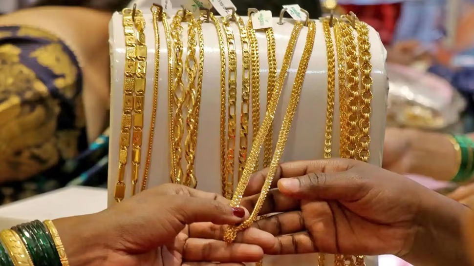 Gold Price: सोने के भाव में इज़ाफ़ा तो चाँदी भी इतराई, जानें नई कीमतें