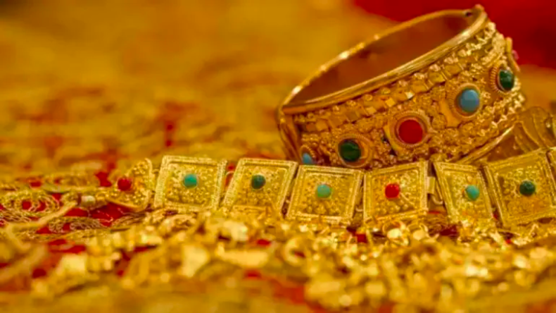 Gold Hallmarking: 1 अप्रैल से सोना और ज्वैलरी खरीदने का बदलेगा नियम, सरकार ने लागू किया यह आदेश