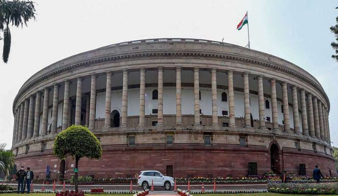 Parliament live: राजनाथ सिंह ने राहुल गांधी को घेरा, हंगामे के बाद कार्यवाही 2 बजे तक स्थगित