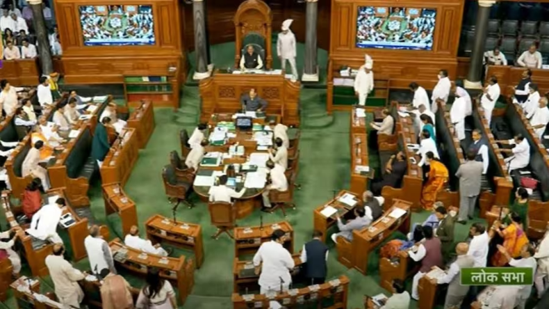 Parliament : सदन में हंगामे का दौर जारी, राज्यसभा 2 और लोकसभा 4 बजे तक स्थगित