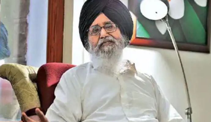 पूर्व सीएम Prakash Singh Badal के निधन के बाद गम में गांव के लोग, कई घरों में नहीं जला चूल्हा