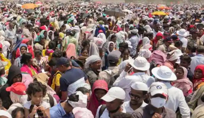 महाराष्ट्र: 13 लोगों की मौत के बाद जागी सरकार, दोपहर को नहीं किया जाएगा कोई भी आयोजन