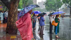 Weather Today: मंगलवार सुबह दिल्ली-NCR में हुई जोरदार बरसात, जानिए मौसम का हाल