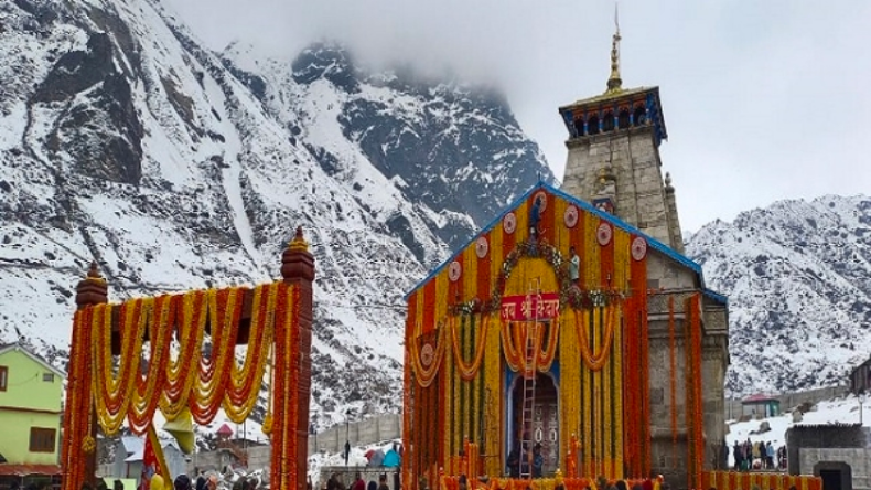 Kedarnath Dham: आज खुलेंगे धाम के कपाट, शुभ दिन के साक्षी बनने पहुंचे हजारों श्रद्धालु