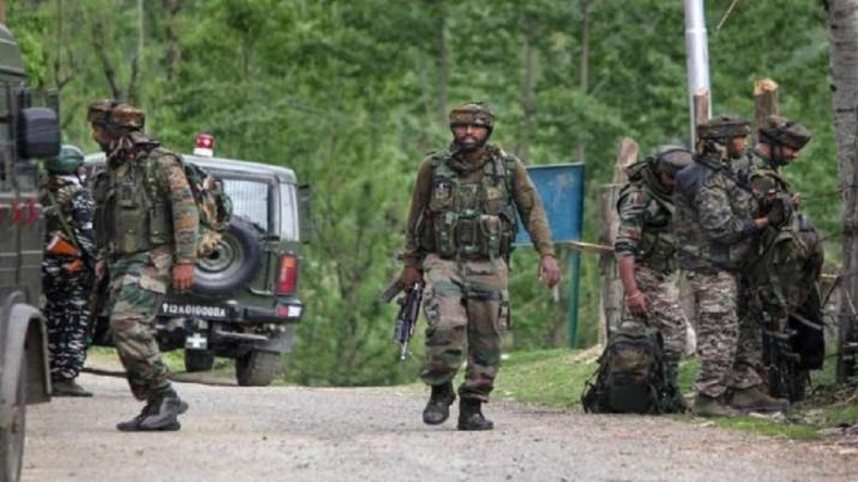 J&K: भारतीय सुरक्षाबलों को बड़ी कामयाबी, दक्षिण कश्मीर से 5 आतंकियों की गिरफ्तारी