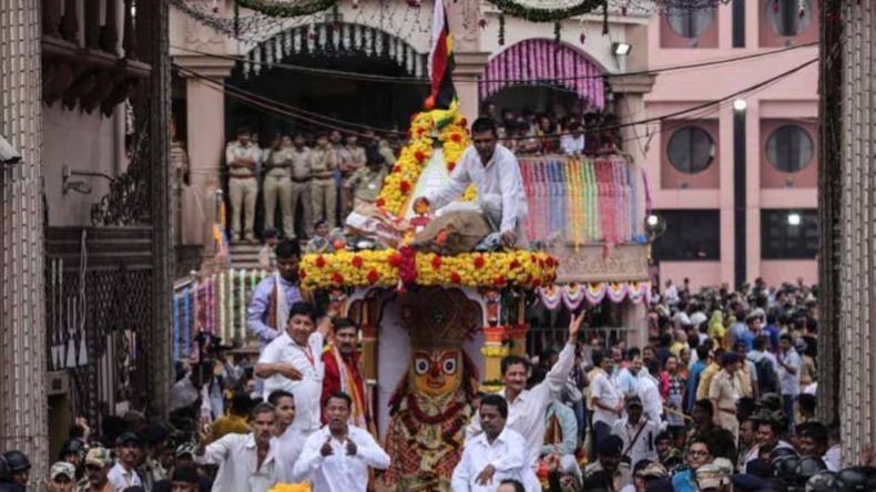 Jharkhand: हजारीबाग में जगन्नाथ धाम मंदिर में यात्रा के दौरान गिरी बिजली, 2 की मौत, 10 से ज्यादा घायल