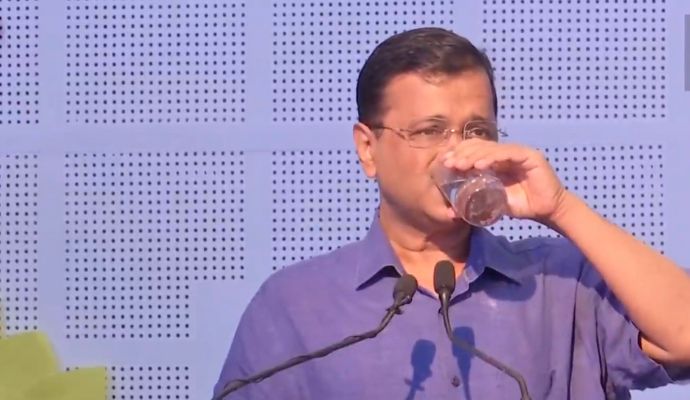 सिसोदिया को याद कर रो पड़े दिल्ली के CM केजरीवाल, आखों से निकले आंसू