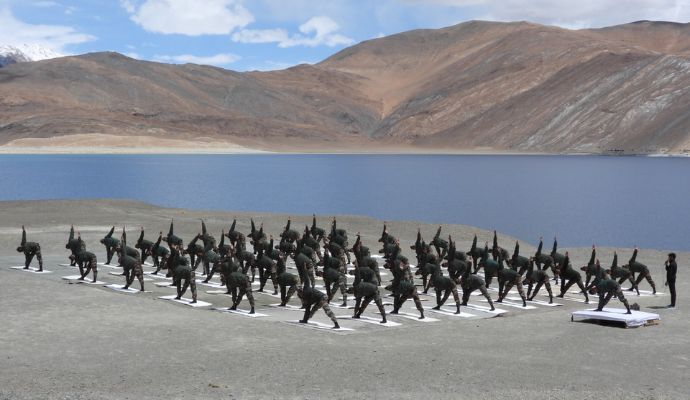 International Yoga Day: आज दुनिया मना रही 9वां अंतरराष्ट्रीय योग दिवस, 2015 में हुई थी शुरुआत