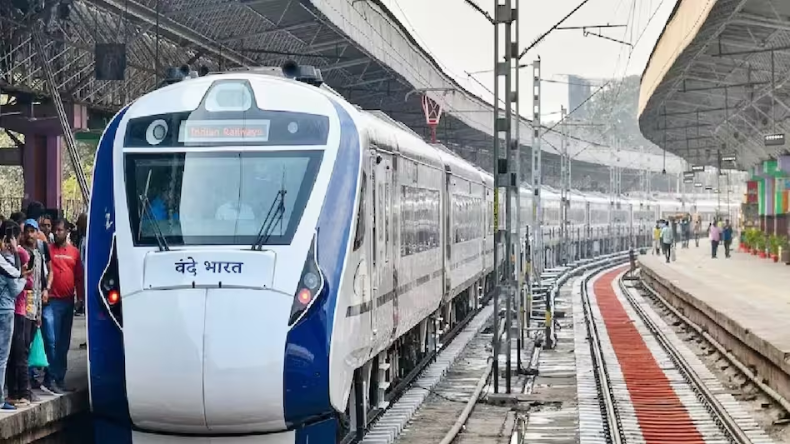 Vande Bharat Train:  बिना टिकट वंदे भारत में घुसा शख्स, बाथरूम में की तोड़फोड़