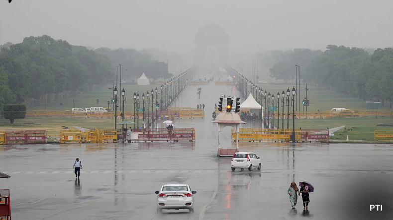 Delhi Rain: दिल्ली में जल्दी तो मुंबई देरी से पहुंचा मानसून, जानें पूरे उत्तर भारत का हाल