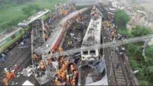 Coromandel Express Derailment: आखिर कैसे एक ही पटरी पर आई दो-दो ट्रेन, किसे माने इस हादसे का गुनहगार ?