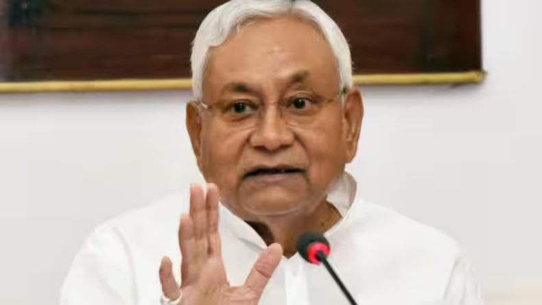 Bihar: शिक्षक बनने के लिए अब बिहारी होना जरूरी नहीं, नीतीश कैबिनेट ने नियमावली में किया बदलाव