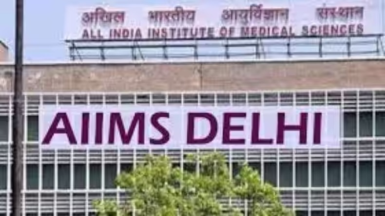 Delhi: बारिश से राजधानी दिल्ली में कहर, एम्स के इमरजेंसी वार्ड में भरा पानी